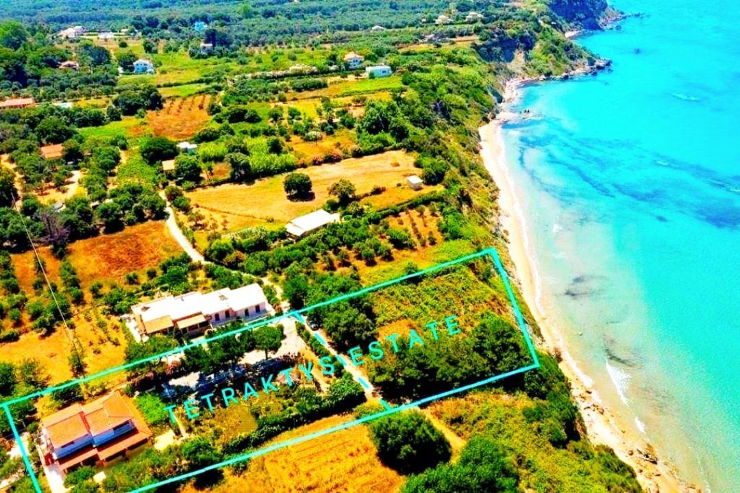 Tetraktys Estate Beachside Υδωρ Agios Matthaios  Экстерьер фото